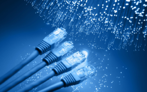 Fibra Óptica ou Cabo de Cobre: Entenda a Diferença